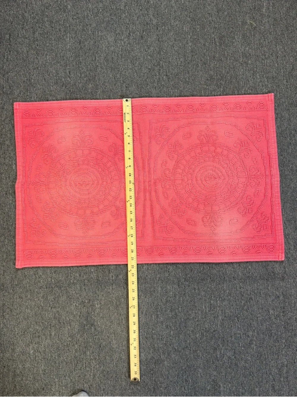 Anthropologie‎ Pink/Red Textured Bath Mat